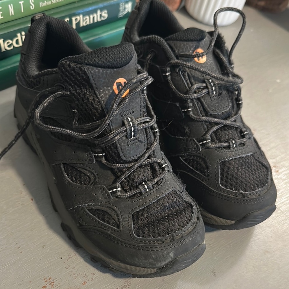 Kids Black Hiking Shoes
